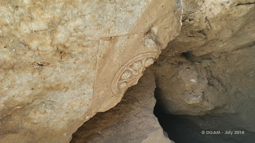 أعمال النهب والتنقيب السري في موقع كنيسة البوشمس في دير الزور